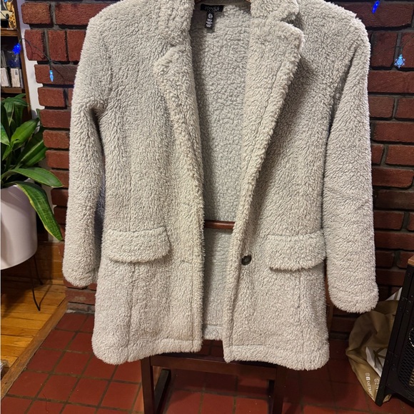 Jones fuzzy jacket used once size S - Picture 2 of 6